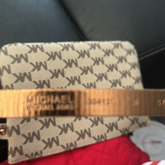 New Michael Kors Fanny pak/ beige chocolate - Picture 5 of 7